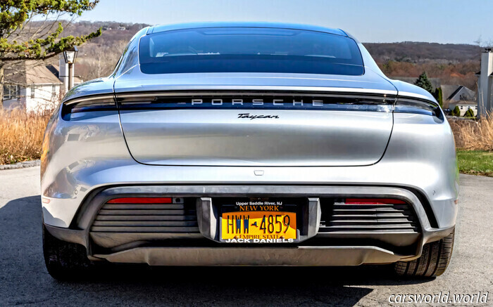 La Depreciación De Porsche 56K de Porsche EV Después De 2 Años Le Da Un Robo al Comprador | Carscoops